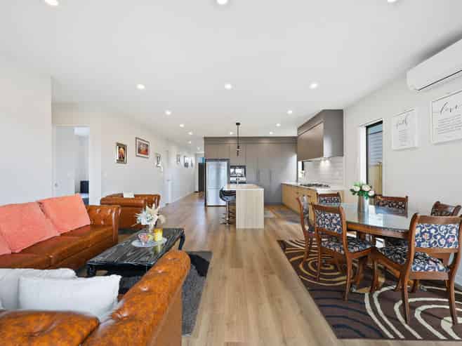 12 Korowhiti Road, Clarks Beach