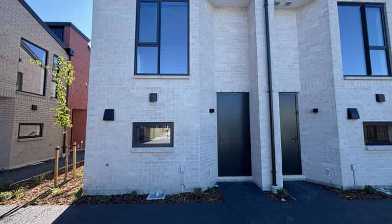 1/88 Holly Road, Saint Albans