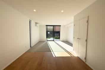 1/88 Holly Road, Saint Albans