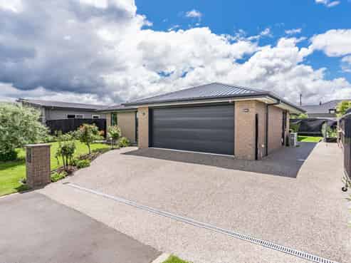 16 Carrick Place, Mosgiel
