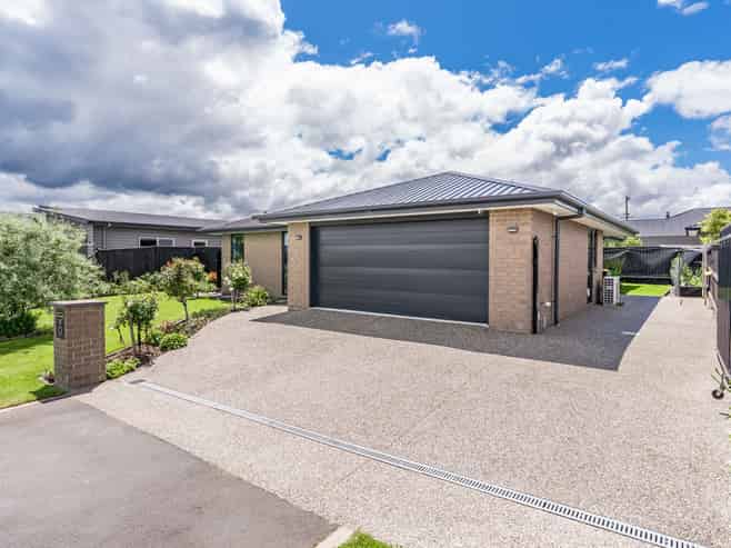 16 Carrick Place, Mosgiel