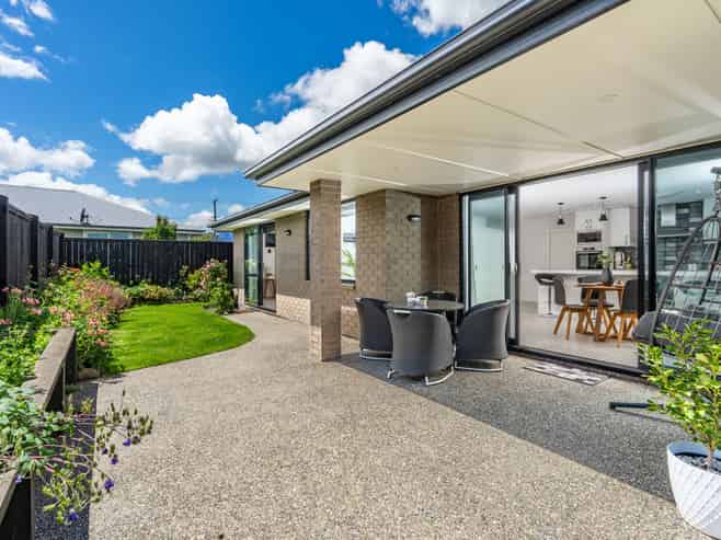 16 Carrick Place, Mosgiel