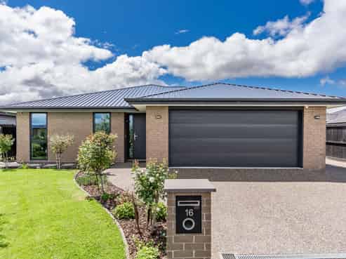 16 Carrick Place, Mosgiel