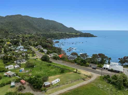 8376 State Highway 35, Waihau Bay