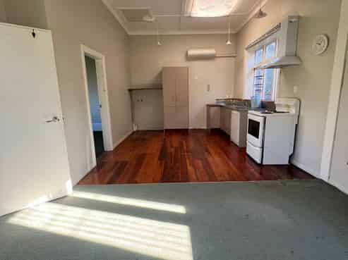 429b Adelaide Road, Berhampore