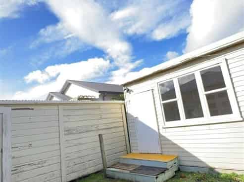 429b Adelaide Road, Berhampore