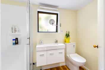 1B Cresta Lane, Frankton