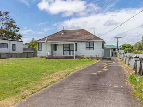 1 Gladstone Street, Foxton