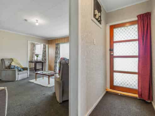 1 Gladstone Street, Foxton