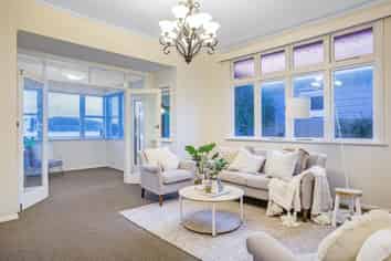 2 Sunset Parade, Plimmerton