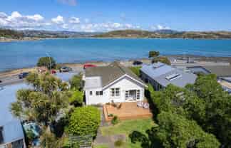 2 Sunset Parade, Plimmerton