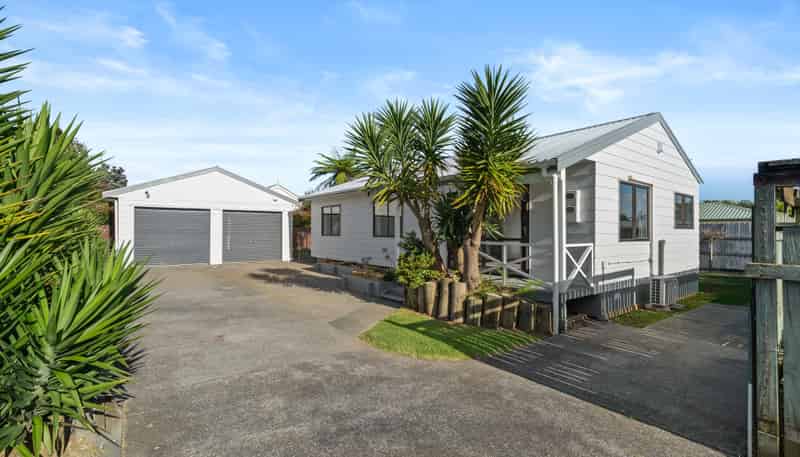 2/4 Laurie Avenue, Papakura