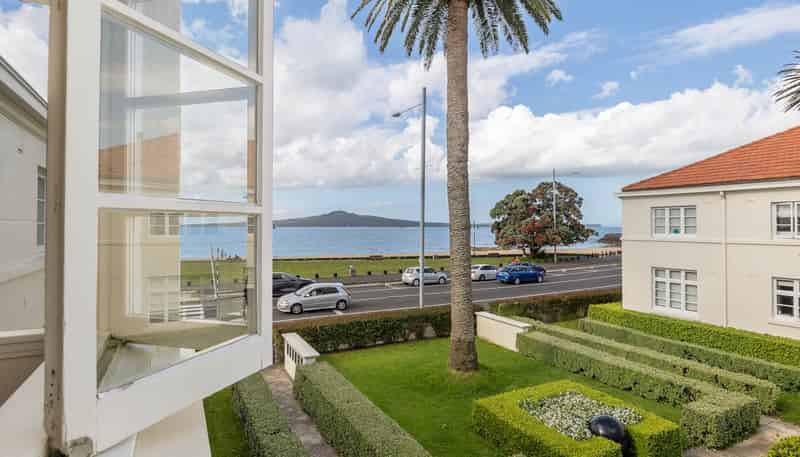 4/105 Tamaki Drive, Mission Bay