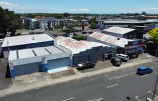 City Centre Retail/ Warehouse, or redevelop!