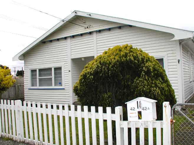 42 Plunket Avenue, Petone