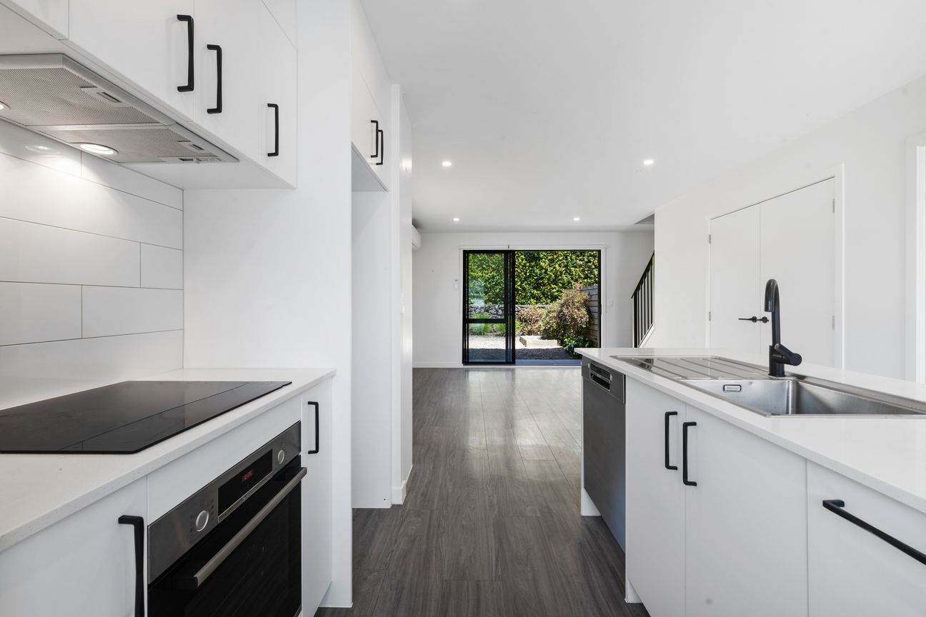 Modern Townhouse Living in Mangere Bridge - Widok 6