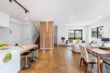 16 Green Bamboo Road, Hobsonville