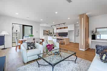 16 Green Bamboo Road, Hobsonville