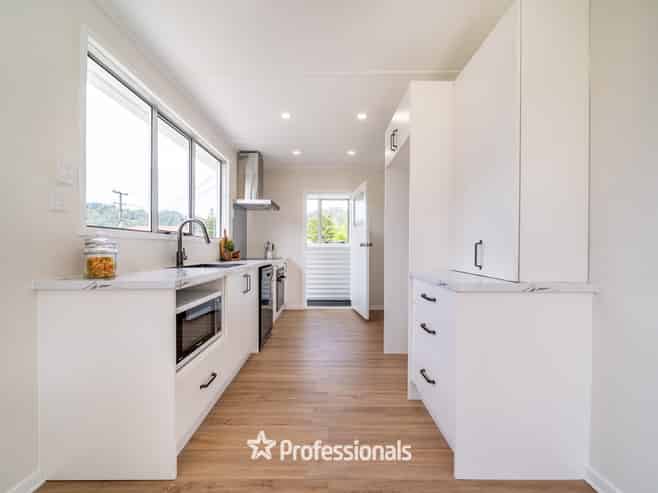 17 Molesworth Street, Taita