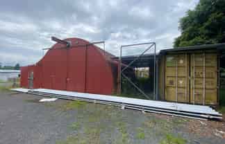 Large yard with warehouse in Riverlea 