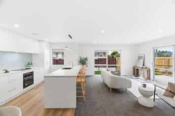 2/28 Wellington Street, Linwood