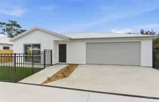 2/28 Wellington Street, Linwood