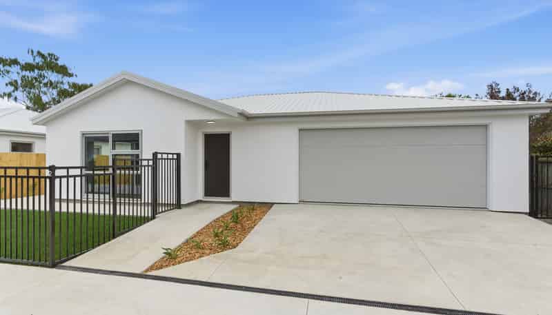 2/28 Wellington Street, Linwood