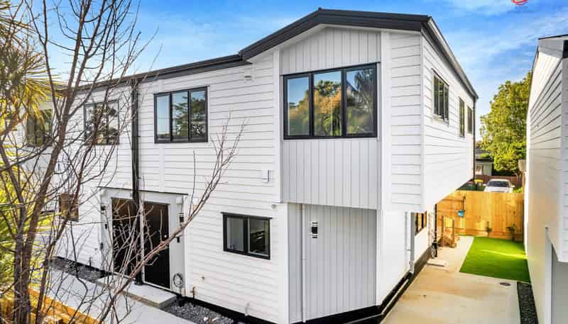 15D McKean Avenue, Manurewa