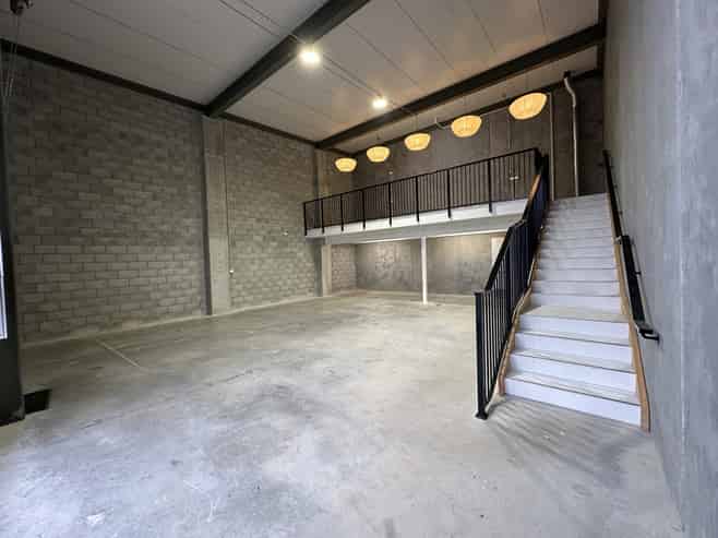 Easy access front unit for Lease