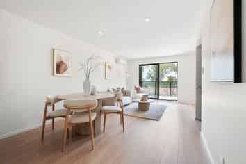 9-11/145 Albany Hway, Glenfield