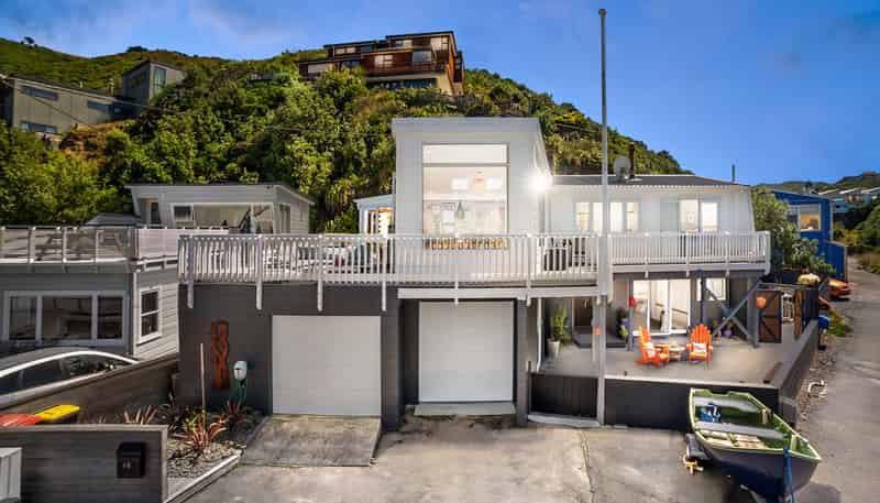 68 Owhiro Bay Parade, Owhiro Bay