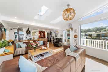 68 Owhiro Bay Parade, Owhiro Bay