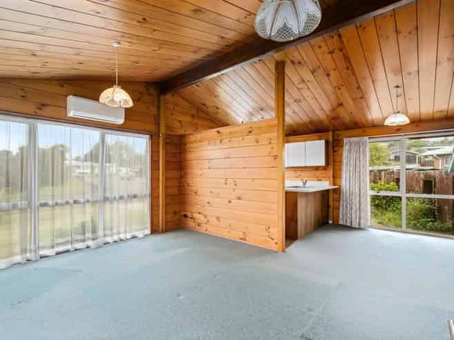 24 Neri Crescent , Hillcrest