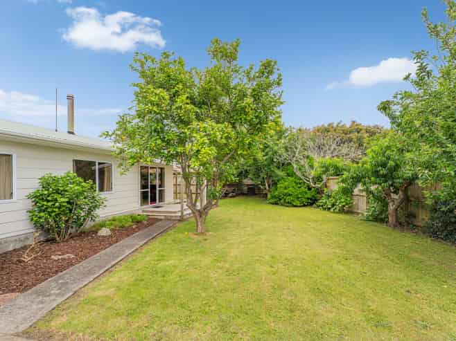 8 Joan Gaskell Drive, Whitianga