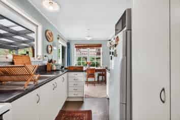 1360 River Road, Broadlands Forest