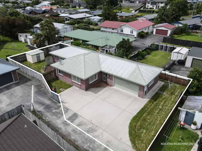 22A Burns Street, Leamington