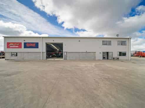 Warehouse & Large Secure Yard