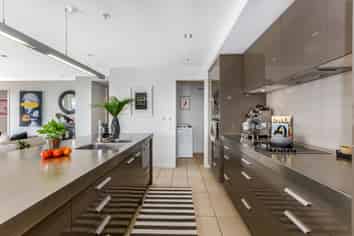 6F/82 Cable St, Te Aro