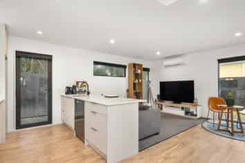 199d Hills Road, Edgeware