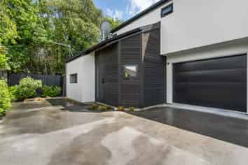 199d Hills Road, Edgeware