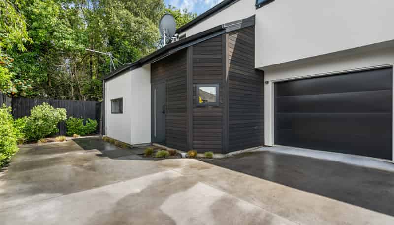 199d Hills Road, Edgeware