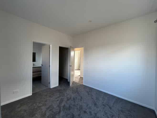 8 Rongomai Street, Helensville