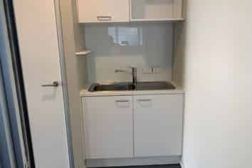 Milford Modern Office – 47 sqm with Parking