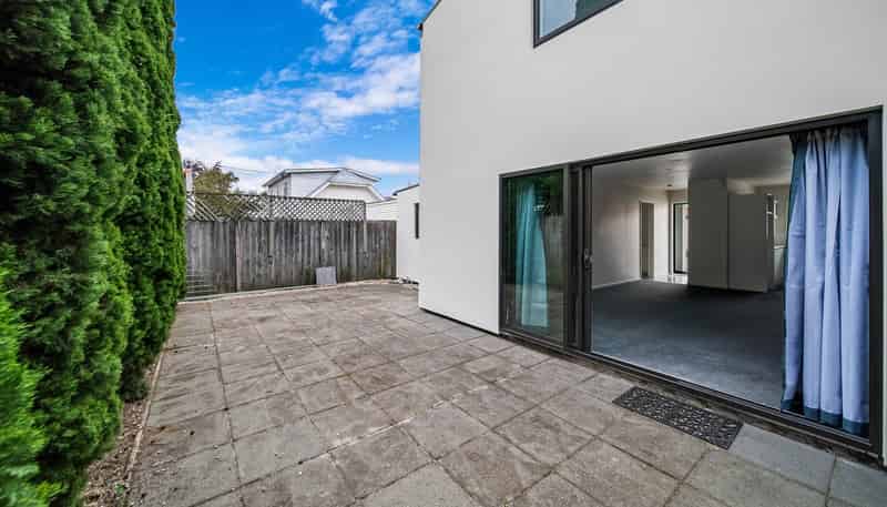 6/208 Strickland Street, Sydenham