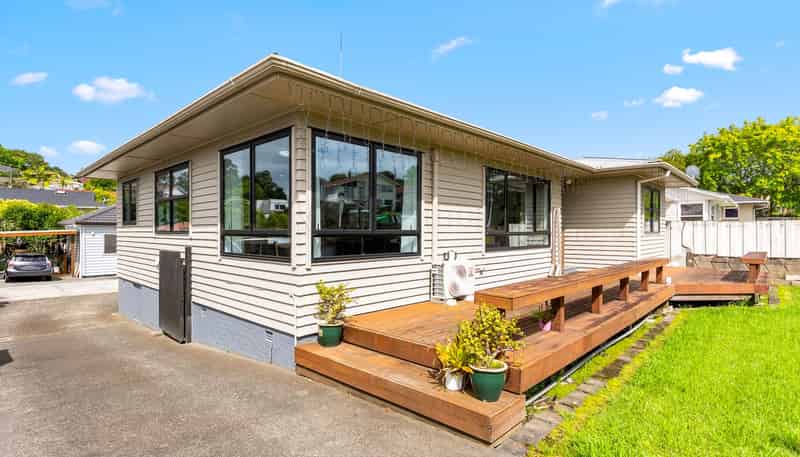 48 and 48A Chartwell Avenue, Glenfield