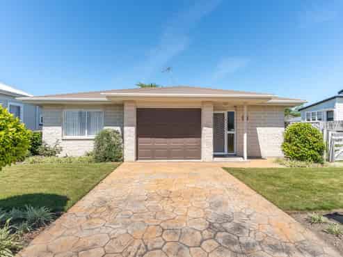 4 Seddon Street, Carterton