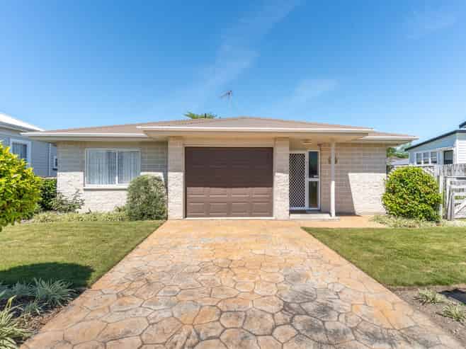 4 Seddon Street, Carterton