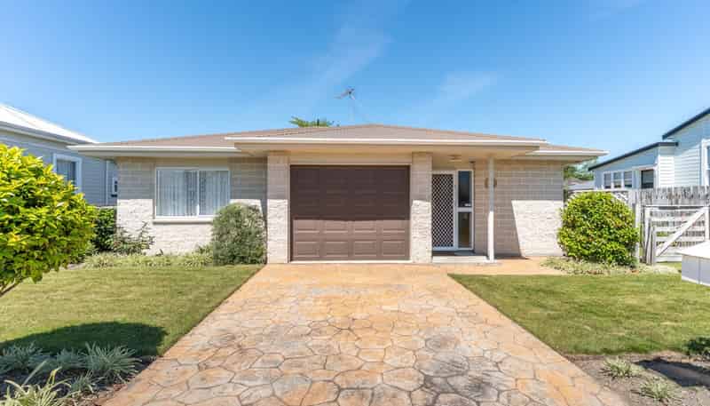 4 Seddon Street, Carterton