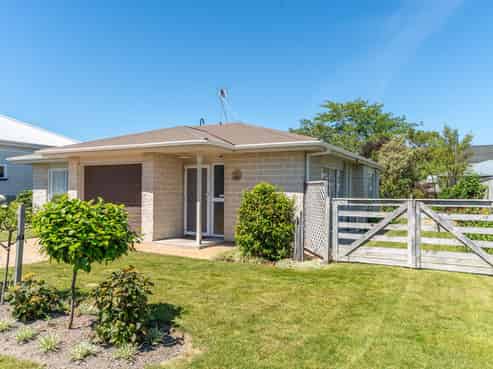 4 Seddon Street, Carterton
