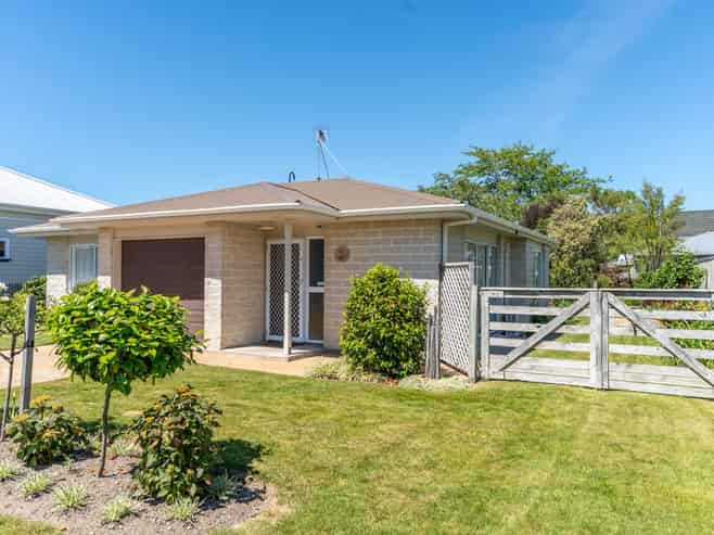 4 Seddon Street, Carterton